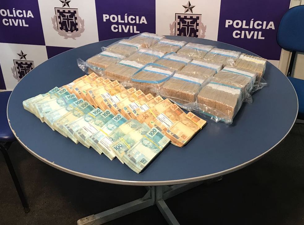 Dinheiro apreendido pela Polícia Civil (Foto: Divulgação)
