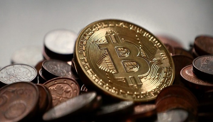 O surgimento de novas 'criptomoedas', similares ao bitcoin, que explodiram de preço nos últimos meses, podendo começar com pouco dinheiro. (Reprodução/Internet)