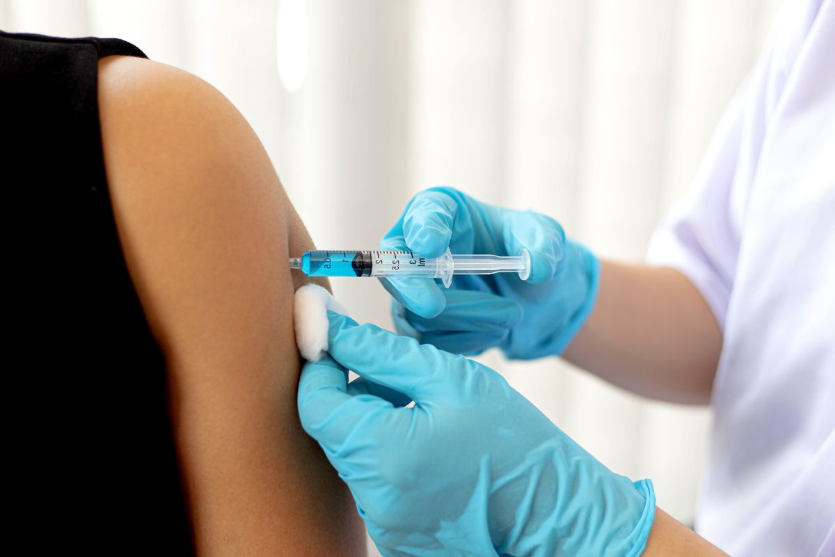 Vacinação - Foto: Reprodução/Canva