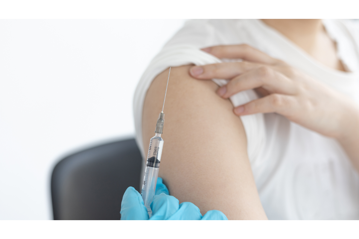 Confira os postos de vacinação contra Covid-19 nesta sexta-feira - Foto: Reprodução/Canva