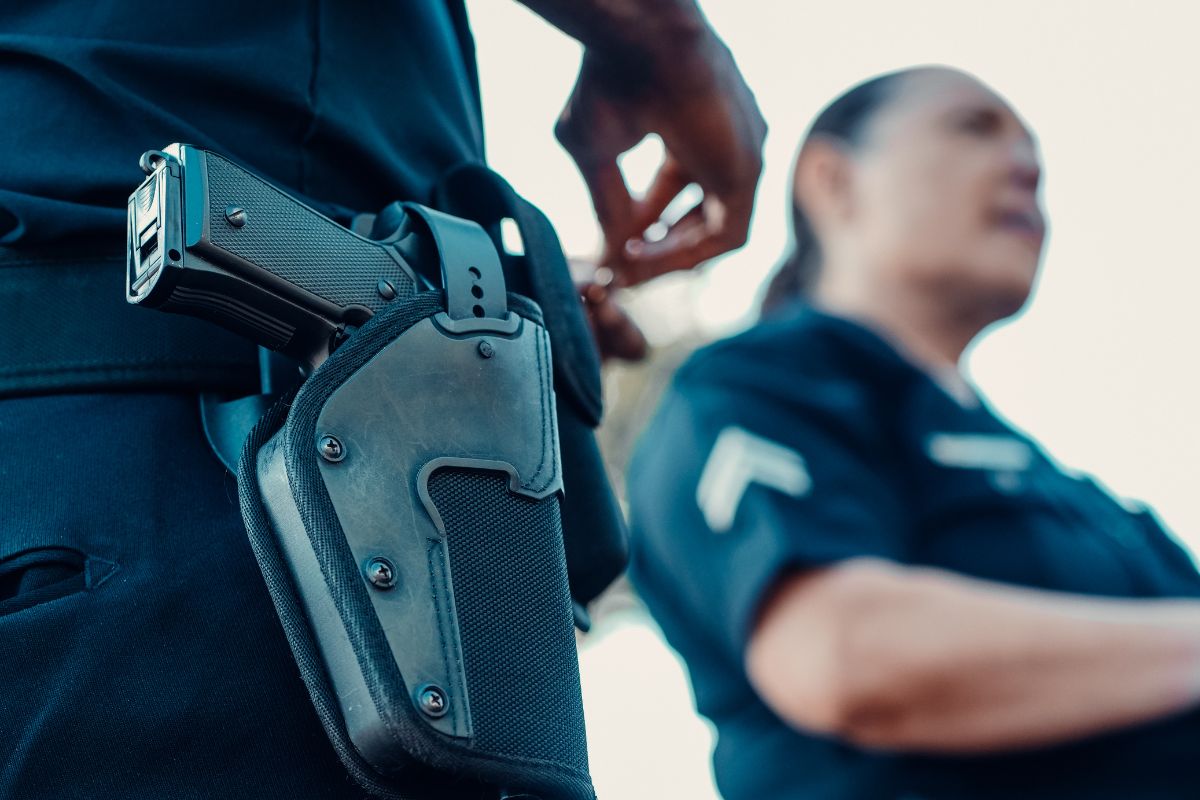 Ação pede porte de armas para agentes de Uberlândia - Foto Canva